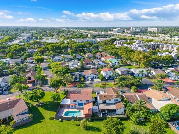 11437 SW 34th Ln, Miami FL 33165