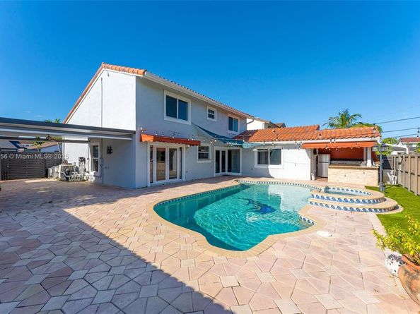 11437 SW 34th Ln, Miami FL 33165