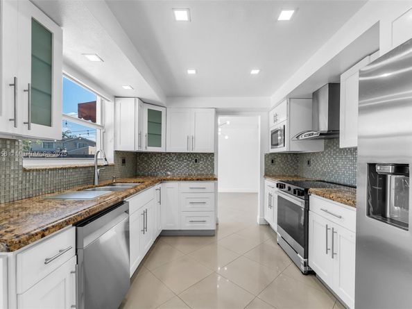 11437 SW 34th Ln, Miami FL 33165