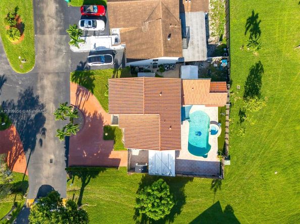11437 SW 34th Ln, Miami FL 33165