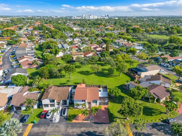 11437 SW 34th Ln, Miami FL 33165