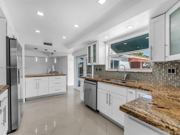 11437 SW 34th Ln, Miami FL 33165