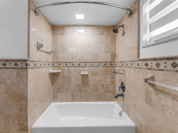 11437 SW 34th Ln, Miami FL 33165