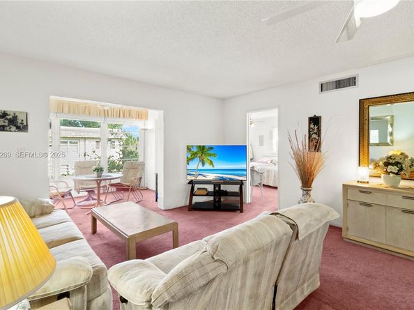 5661 SW 2nd Ct 216, Margate FL 33068