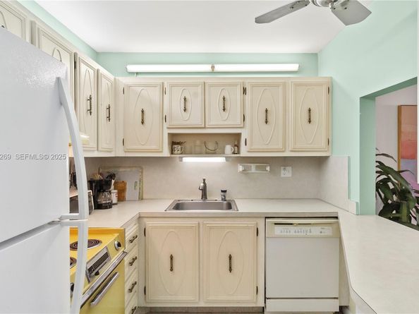 5661 SW 2nd Ct 216, Margate FL 33068