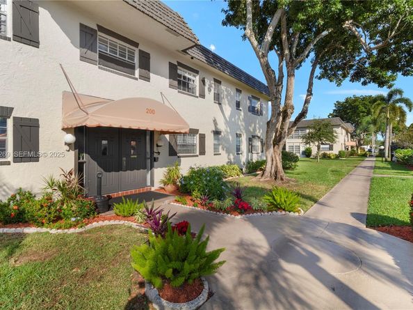 5661 SW 2nd Ct 216, Margate FL 33068