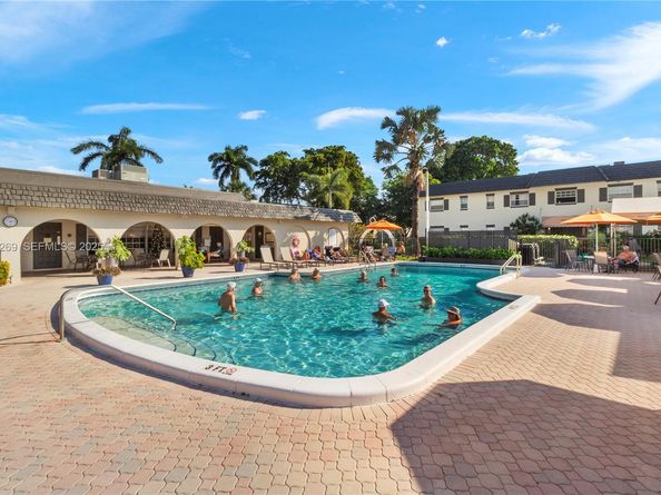 5661 SW 2nd Ct 216, Margate FL 33068