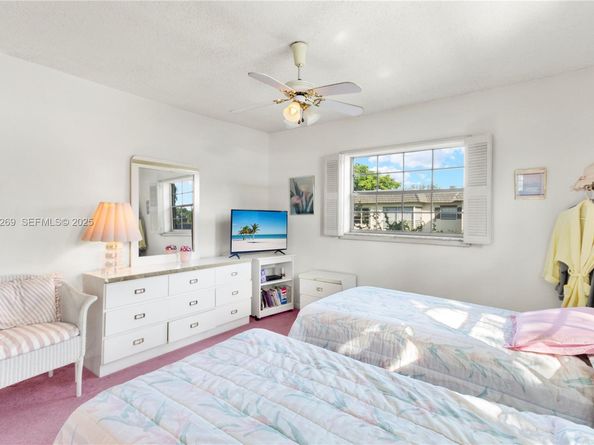 5661 SW 2nd Ct 216, Margate FL 33068