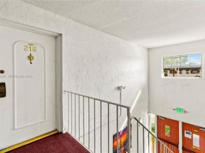 5661 SW 2nd Ct 216, Margate FL 33068