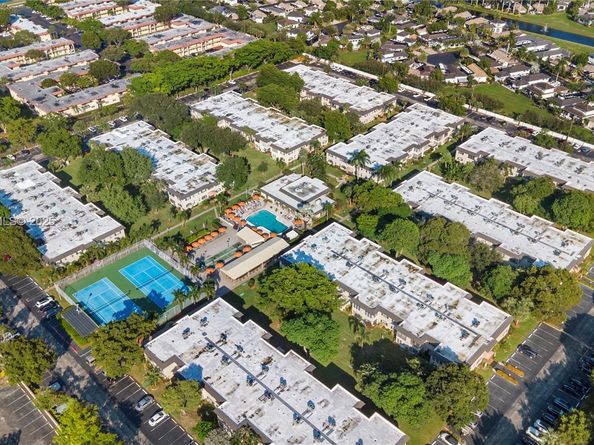 5661 SW 2nd Ct 216, Margate FL 33068