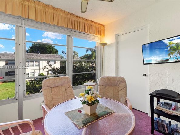 5661 SW 2nd Ct 216, Margate FL 33068