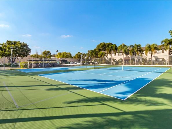 5661 SW 2nd Ct 216, Margate FL 33068