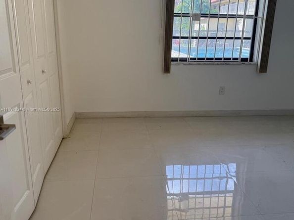 8701 SW 12th St 13, Miami FL 33174