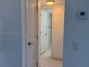 8701 SW 12th St 13, Miami FL 33174