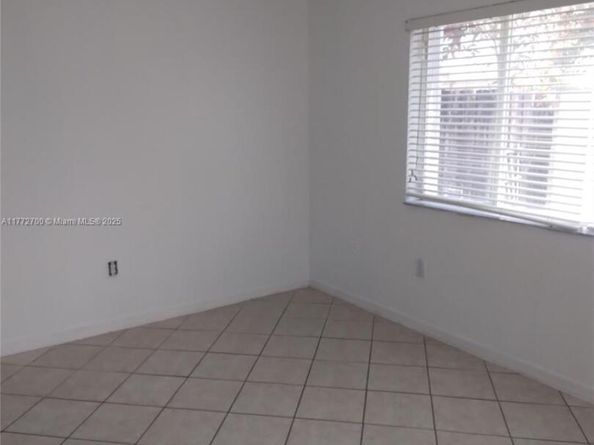 16394 SW 97th St, Miami FL 33196