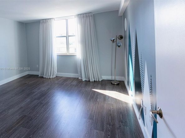 401 69th St 212, Miami Beach FL 33141