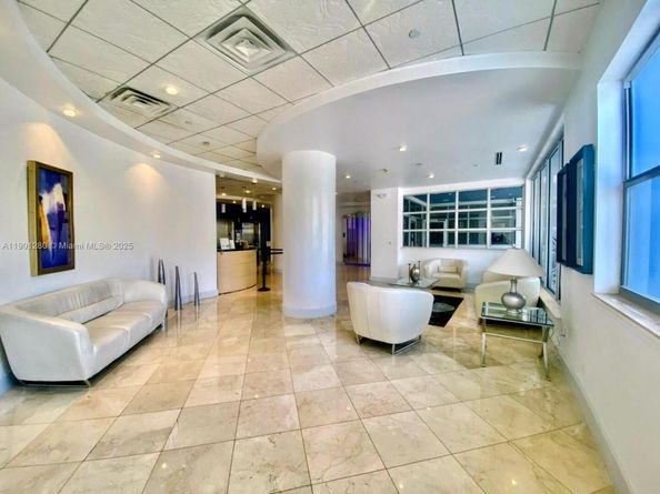 401 69th St 212, Miami Beach FL 33141