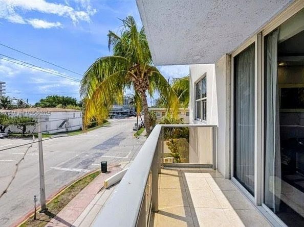 401 69th St 212, Miami Beach FL 33141