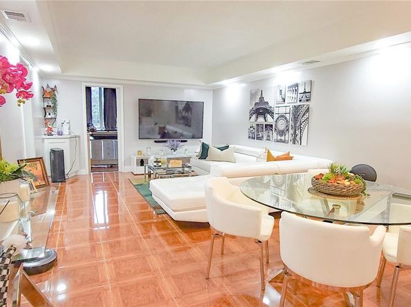 1080 Del Lago Cir 201, Sunrise FL 33313