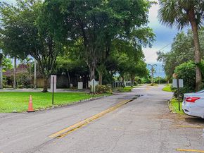 1080 Del Lago Cir 201, Sunrise FL 33313