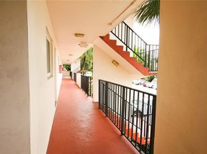 1080 Del Lago Cir 201, Sunrise FL 33313