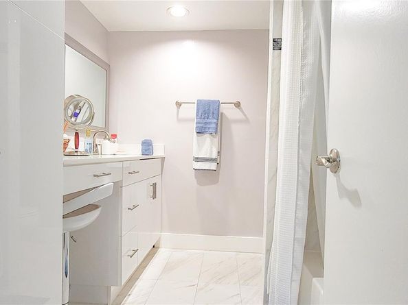1080 Del Lago Cir 201, Sunrise FL 33313