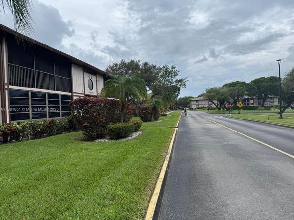 9794 N Belfort Cir 202, Tamarac FL 33321