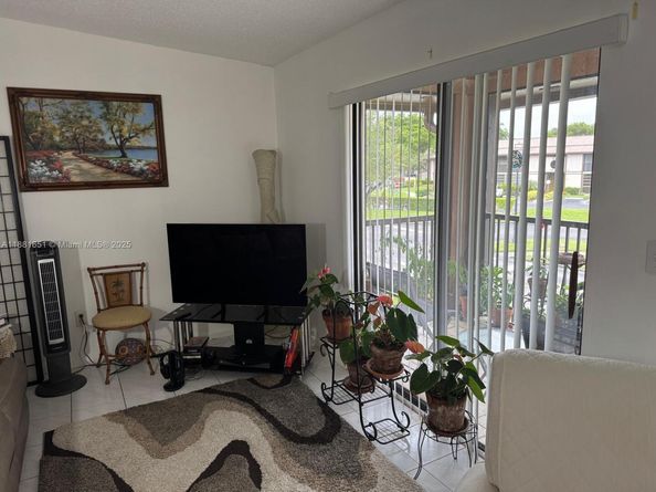 9794 N Belfort Cir 202, Tamarac FL 33321