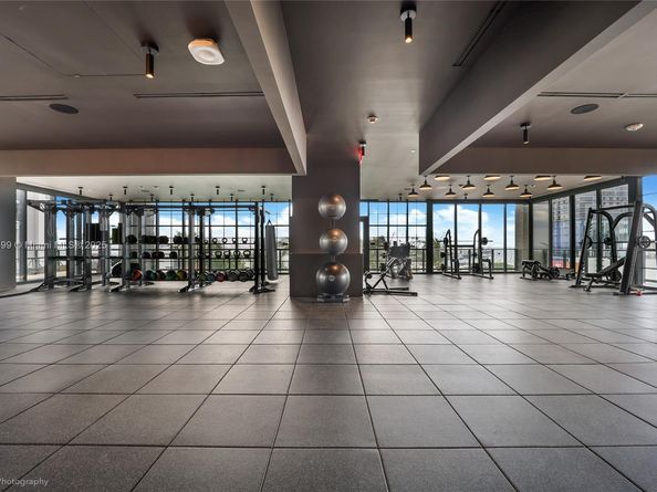 159 NE 6 Street 2402, Miami FL 33132