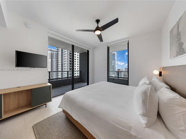 159 NE 6 Street 2402, Miami FL 33132