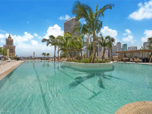 159 NE 6 Street 2402, Miami FL 33132