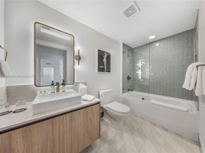 159 NE 6 Street 2402, Miami FL 33132