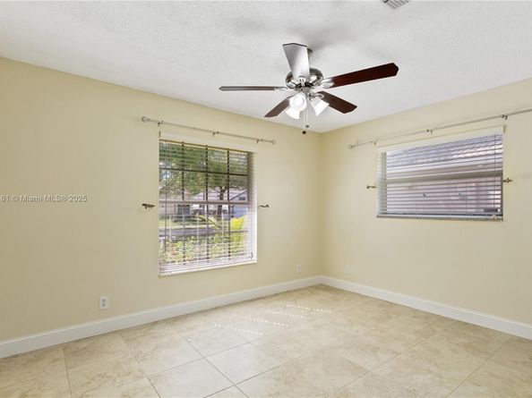3562 W Southern Orchard Rd W, Davie FL 33328