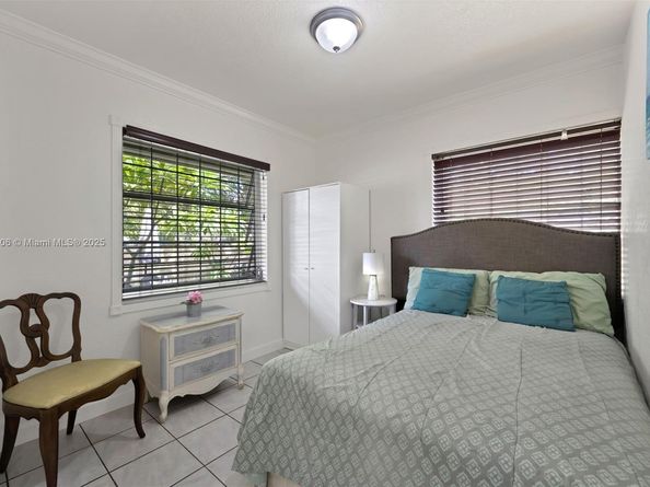 461 NW 17th Pl, Fort Lauderdale FL 33311