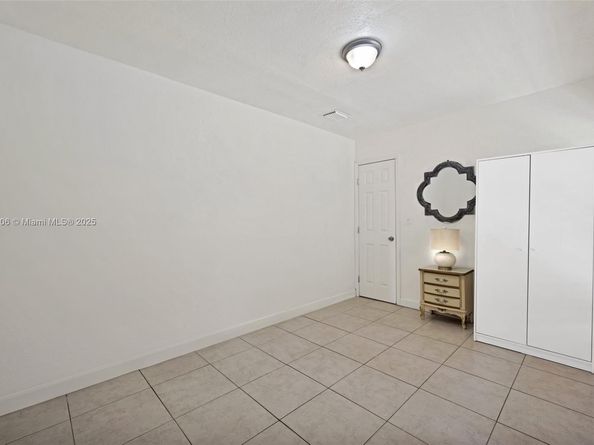461 NW 17th Pl, Fort Lauderdale FL 33311