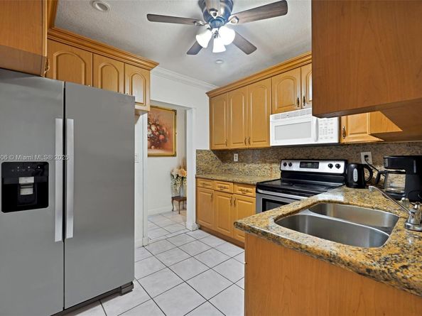 461 NW 17th Pl, Fort Lauderdale FL 33311