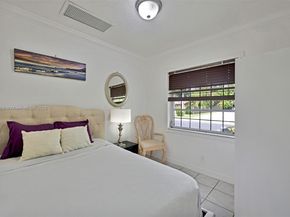 461 NW 17th Pl, Fort Lauderdale FL 33311