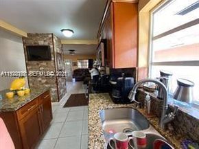 821 W 39 Pl, Hialeah FL 33012