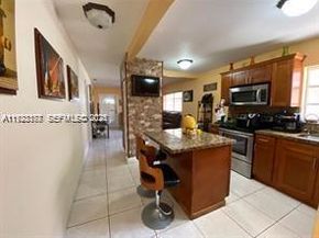 821 W 39 Pl, Hialeah FL 33012