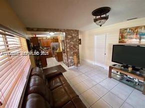 821 W 39 Pl, Hialeah FL 33012
