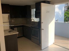 947 Lenox Ave 204, Miami Beach FL 33139