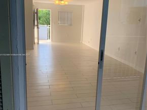 947 Lenox Ave 204, Miami Beach FL 33139