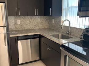947 Lenox Ave 204, Miami Beach FL 33139