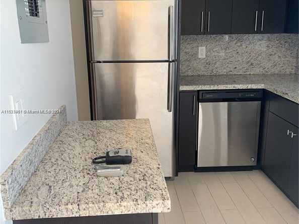 947 Lenox Ave 204, Miami Beach FL 33139