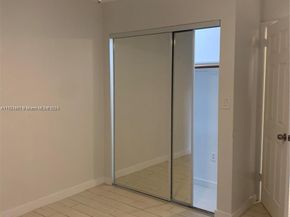 947 Lenox Ave 204, Miami Beach FL 33139