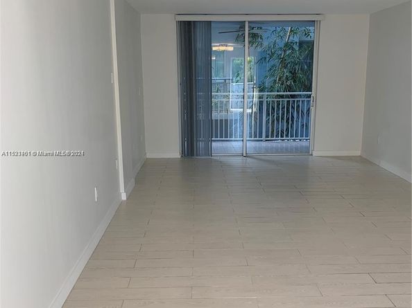 947 Lenox Ave 204, Miami Beach FL 33139