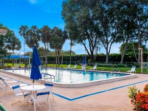 900 Saint Charles Pl 316, Pembroke Pines FL 33026