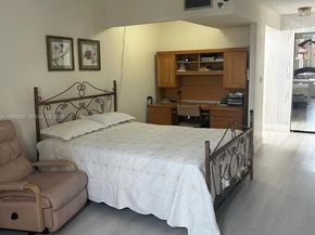 900 Saint Charles Pl 316, Pembroke Pines FL 33026