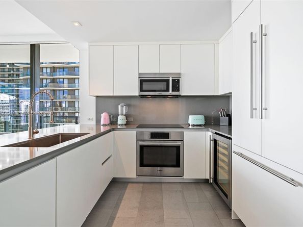 88 SW 7th St 3101, Miami FL 33130