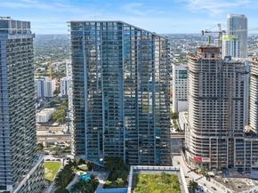 88 SW 7th St 3101, Miami FL 33130